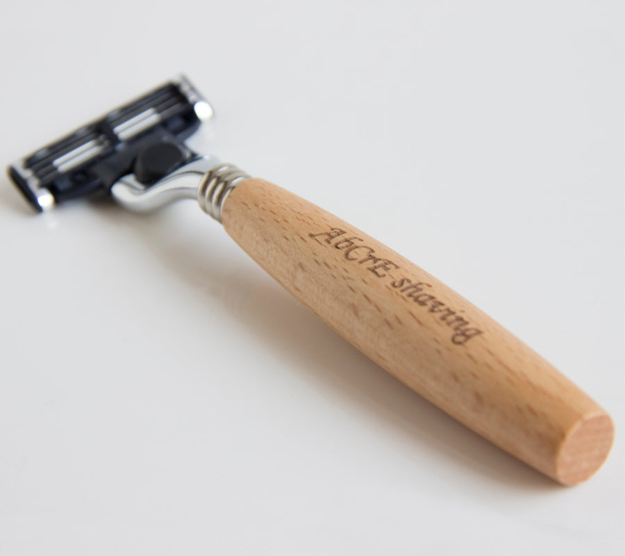 Herrenrasierset mit Griff aus Massivholz